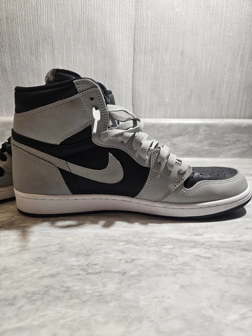 Nike Air Jordan Retro Mid Black & Gray Men’s Sneakers - S32